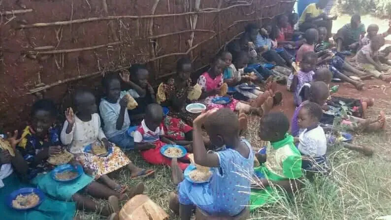 School feeding programme reaching children in an arid area of Kenya